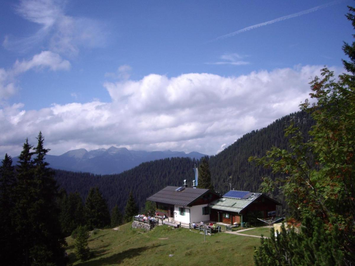 Haus Heimatliebe Apartment Mittenwald Exterior foto